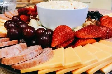 מגשי מסיבה – בשביל לחגוג את החיים!